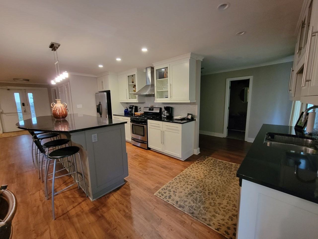 125 Boulevard - Photo 3 of 20