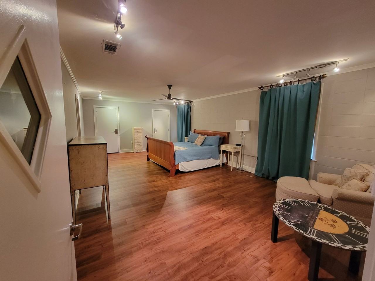 125 Boulevard - Photo 7 of 20