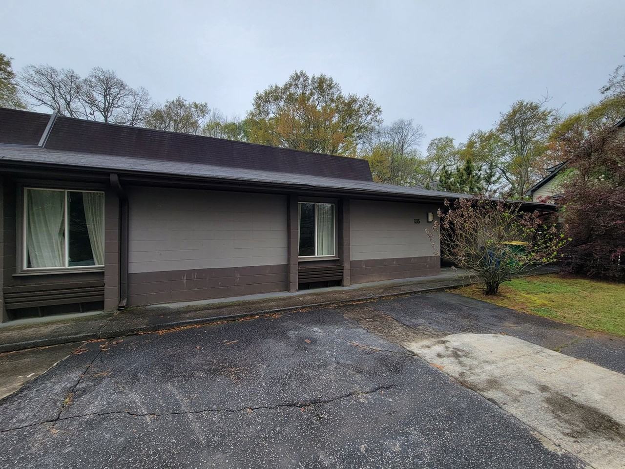135 Boulevard - Photo 2 of 21