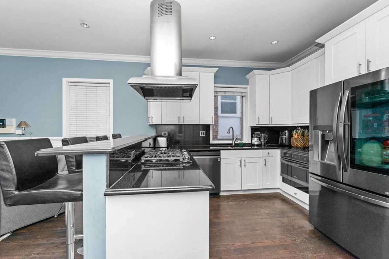 1321 N Bosworth Ave #2N - Photo 3 of 14