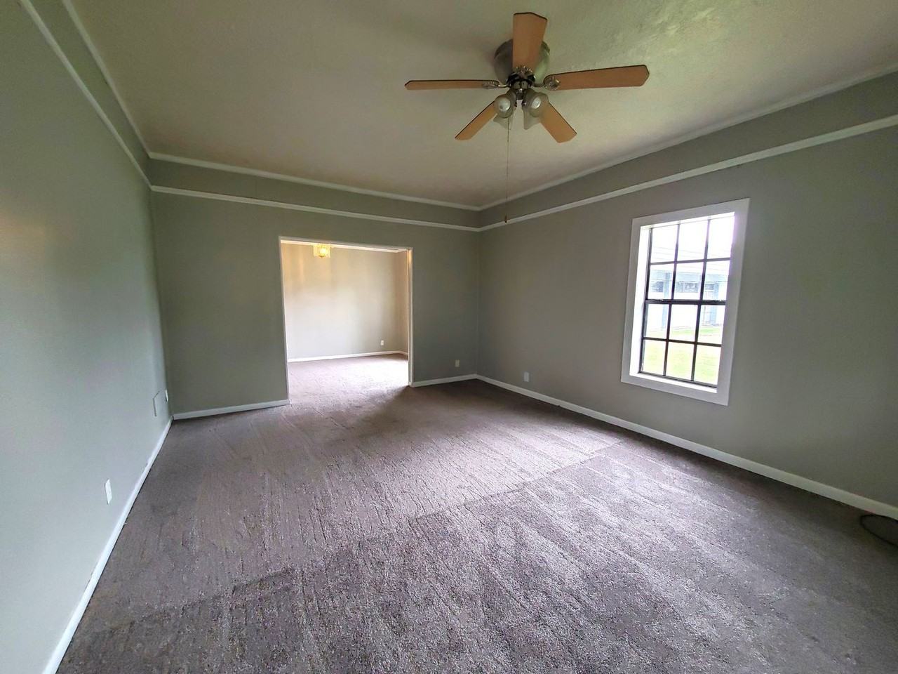 965 Elgie St - Photo 2 of 12