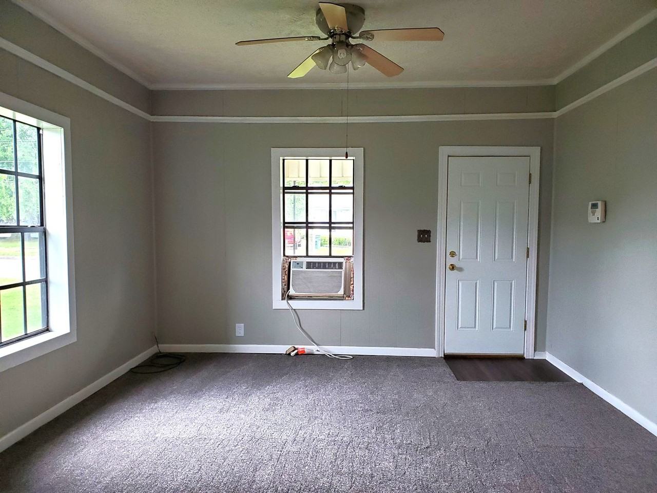 965 Elgie St - Photo 3 of 12