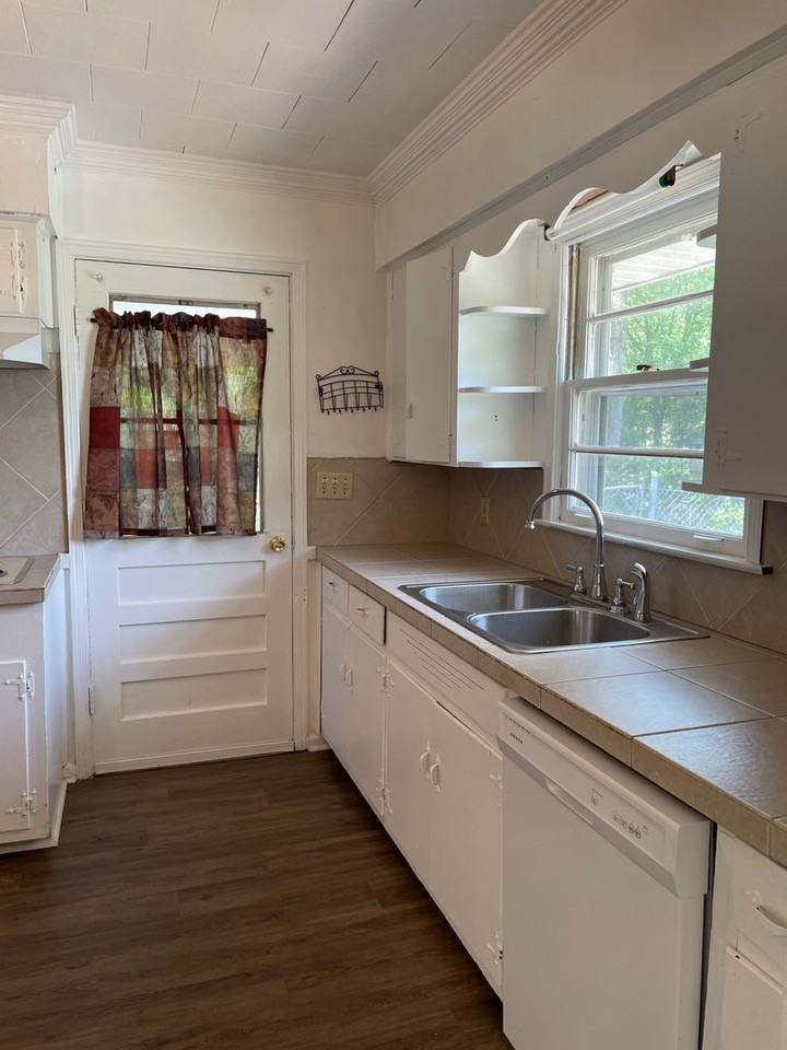 688 Joryne Dr - Photo 6 of 16