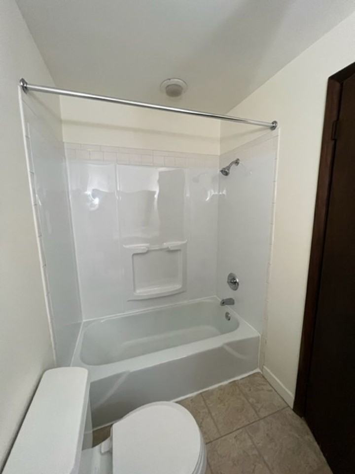 1003-1004 Maple Street - Photo 3 of 13