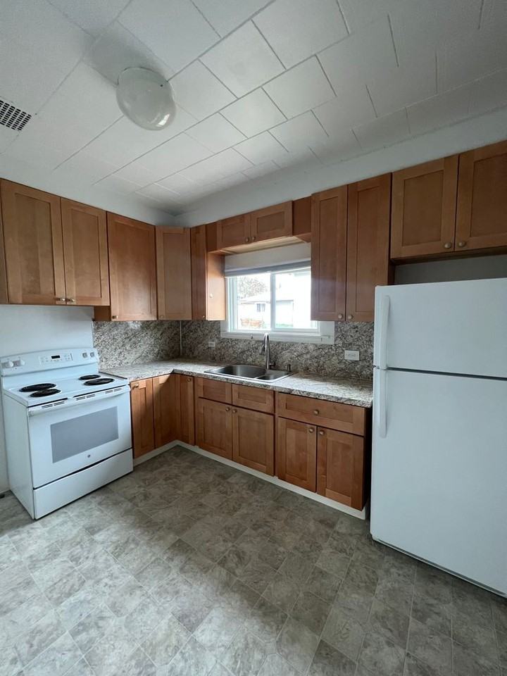 718 North 10th Street - Photo 3 of 10