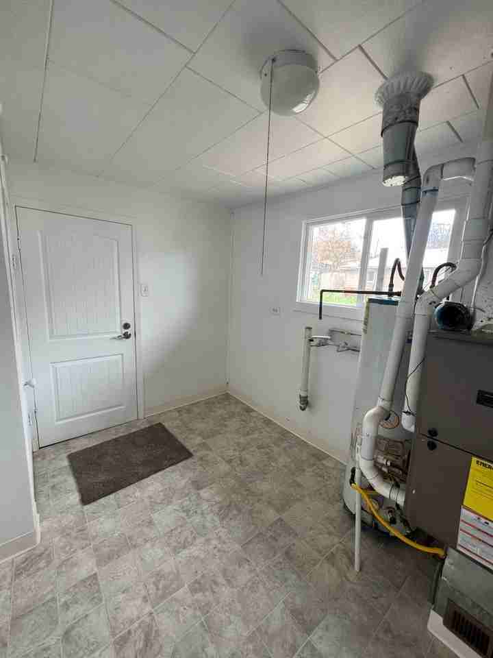 718 North 10th Street - Photo 4 of 10