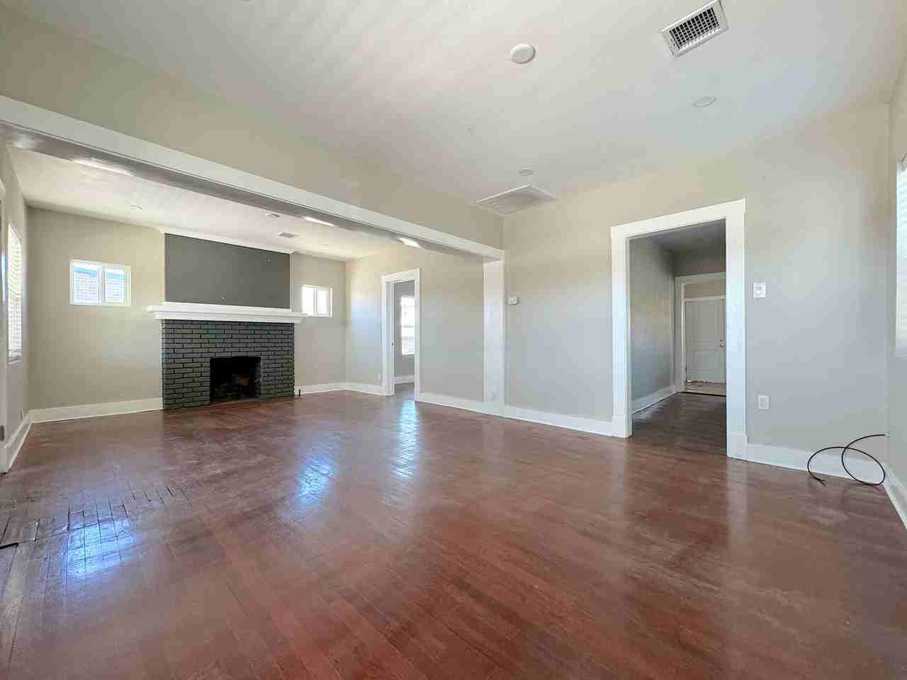 1233 W Main Dr - Photo 2 of 19