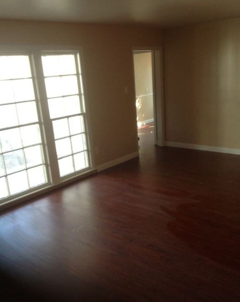 2207 32nd St - Photo 6 of 17