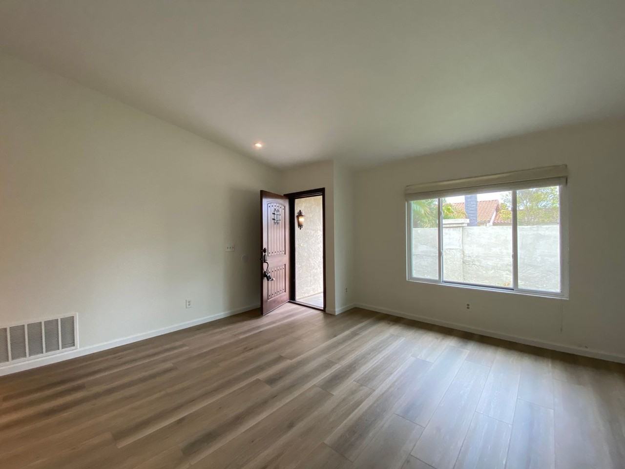 270 Manzanita Dr - Photo 2 of 36