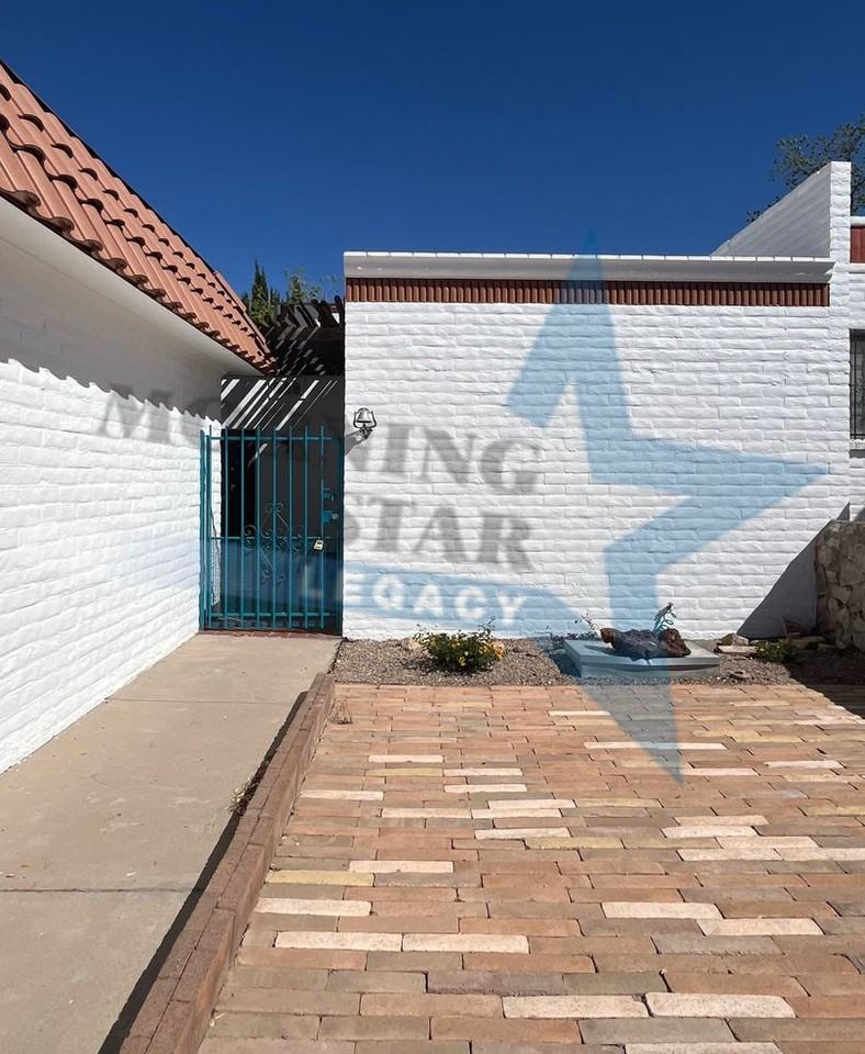 2913 Valle Vis - Photo 2 of 24