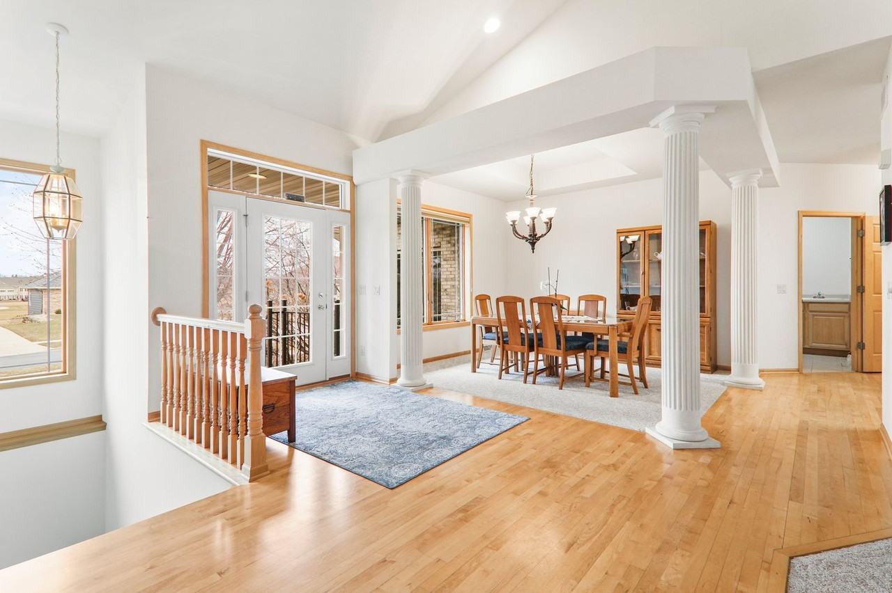 9621 Shadow Wood Dr - Photo 6 of 50