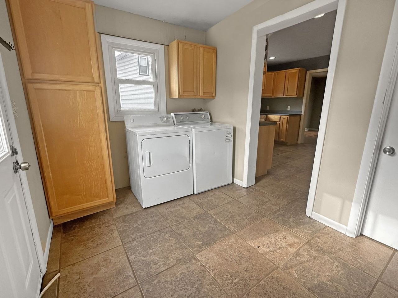 3832 Byron Center Ave Sw - Photo 3 of 13