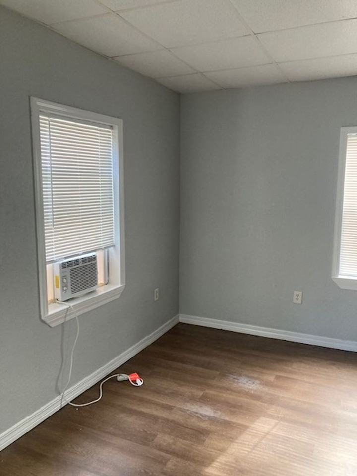 608 Sarrazin Ave - Photo 5 of 11