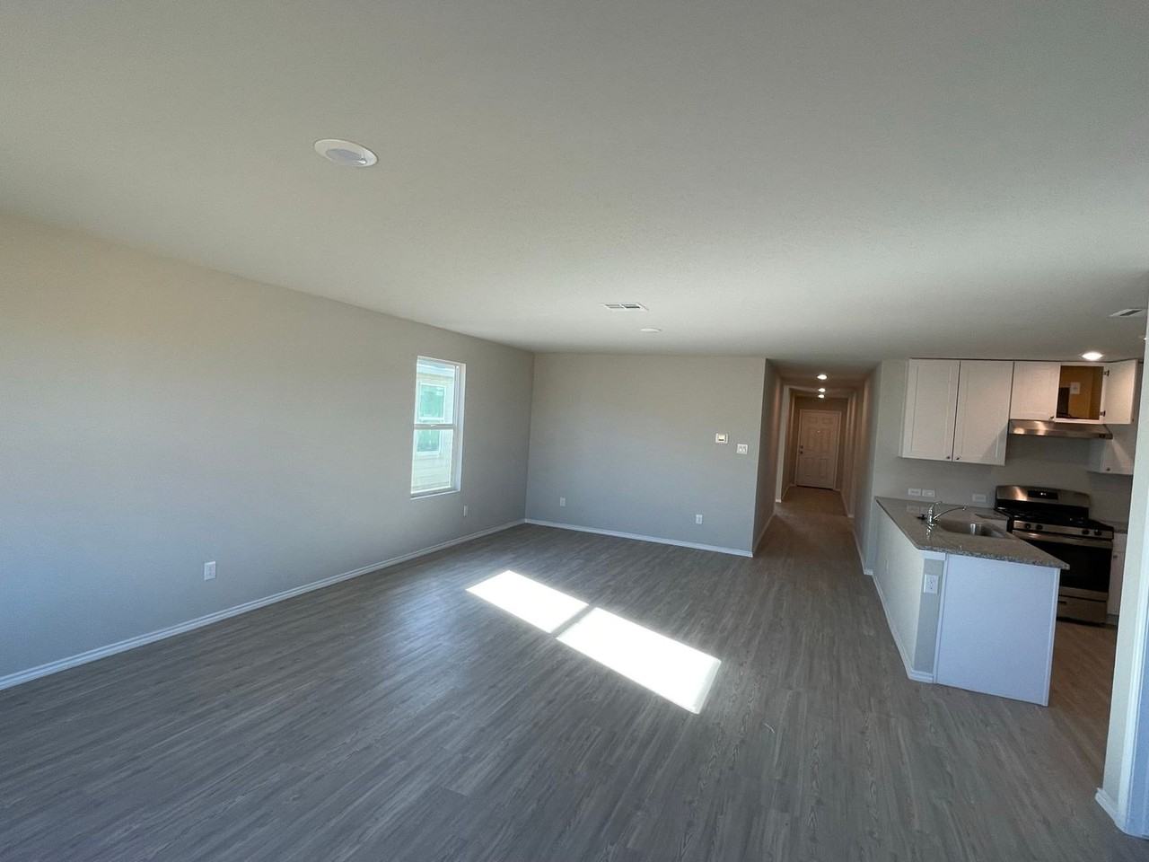 3306 Kornberg Dr - Photo 7 of 21