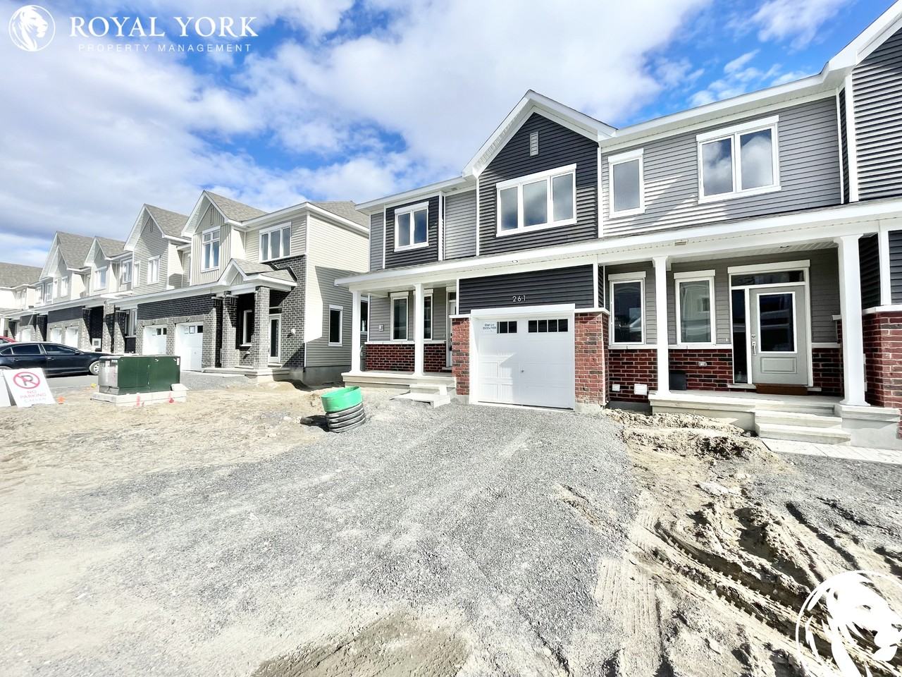 261 Falsetto Street, Ottawa, Ontario K1C 7G4 - Photo 2 of 27