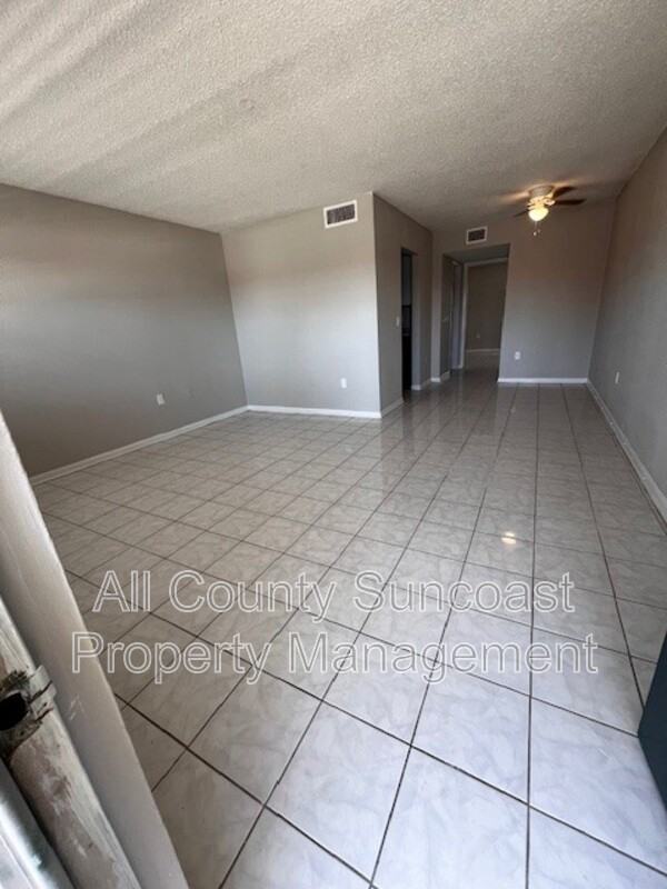 6570 66th Ave N #210 - Photo 5 of 10