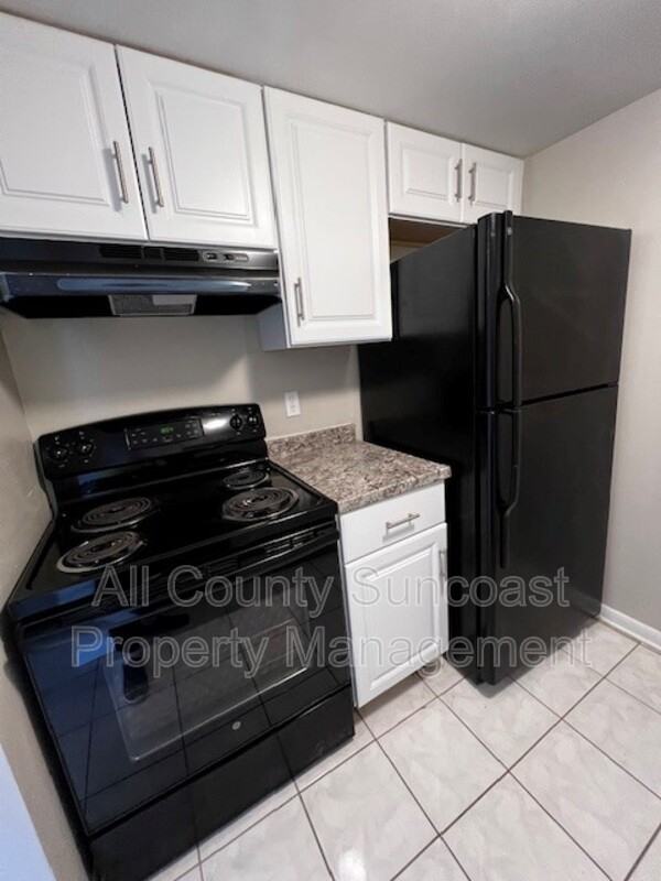 6570 66th Ave N #210 - Photo 4 of 10