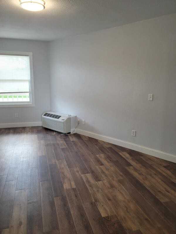 205 Oskaloosa St - Photo 4 of 11