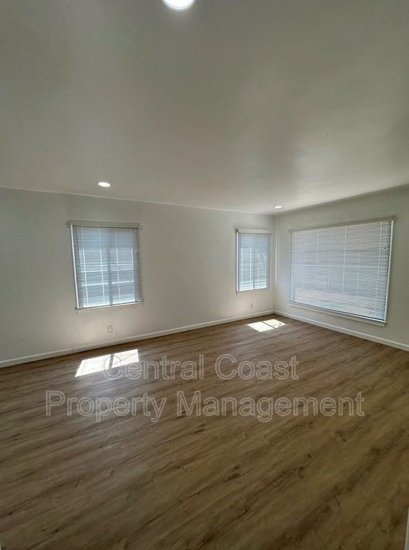 1950 Luxton St - Photo 3 of 17
