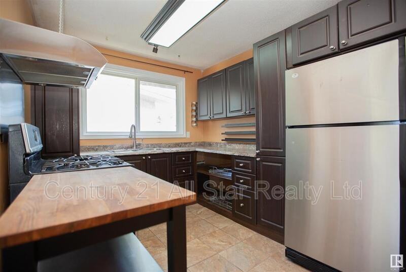 16429 88 Ave Nw - Photo 2 of 30