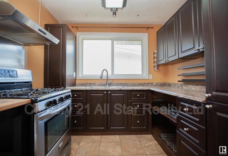 16429 88 Ave Nw - Photo 3 of 30