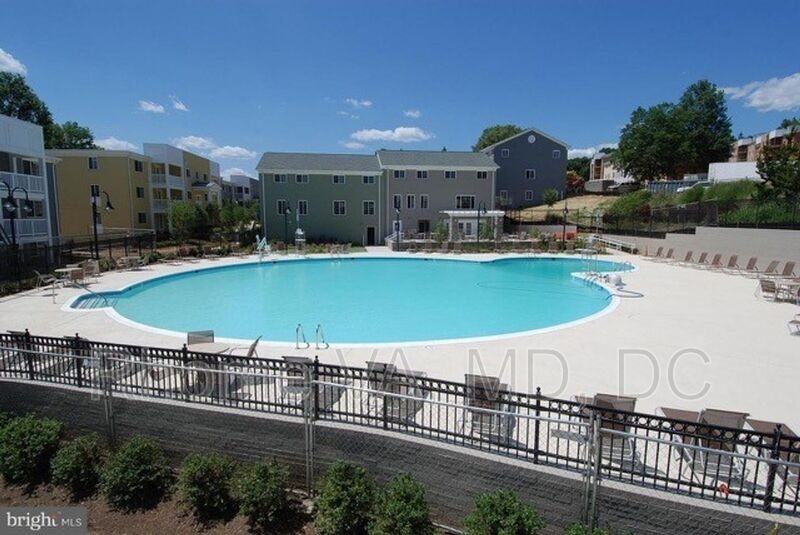 4115 South Four Mile Run Drive - Photo 3 of 14