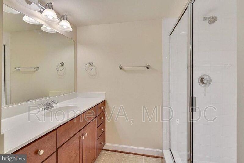 4115 South Four Mile Run Drive - Photo 4 of 14