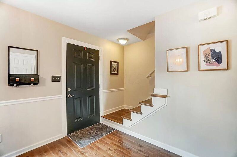 2566 Shore Line Ln - Photo 2 of 21