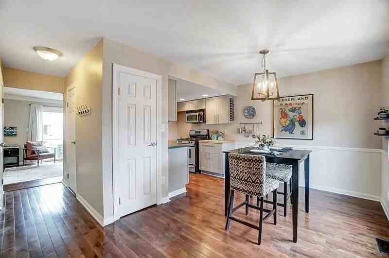 2566 Shore Line Ln - Photo 3 of 21