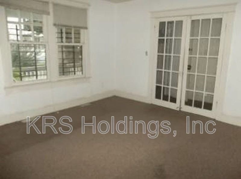 862 Rugby St #2 - Photo 5 of 5