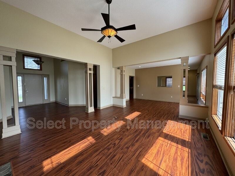12134 Fairway Winds Ct - Photo 4 of 41