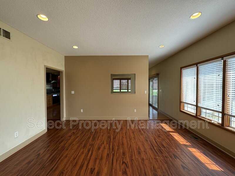 12134 Fairway Winds Ct - Photo 5 of 41