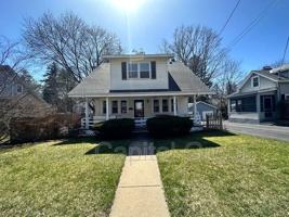 featured image of 376 Kenwood Ave