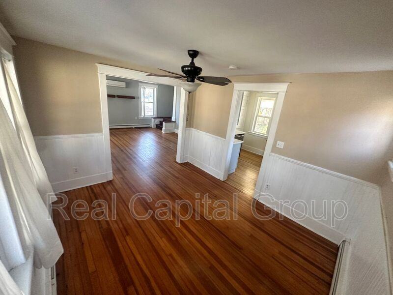 376 Kenwood Ave - Photo 6 of 47