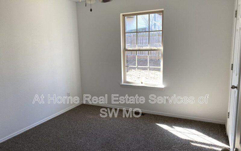 1019 N 25th St - Photo 5 of 9