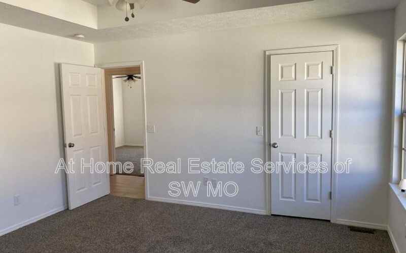 1019 N 25th St - Photo 7 of 9