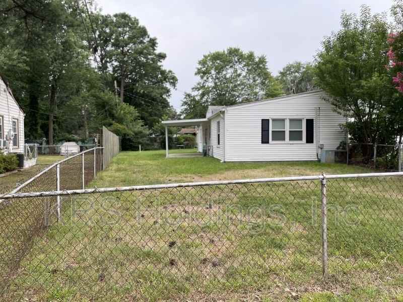 916 80th St - Photo 3 of 22