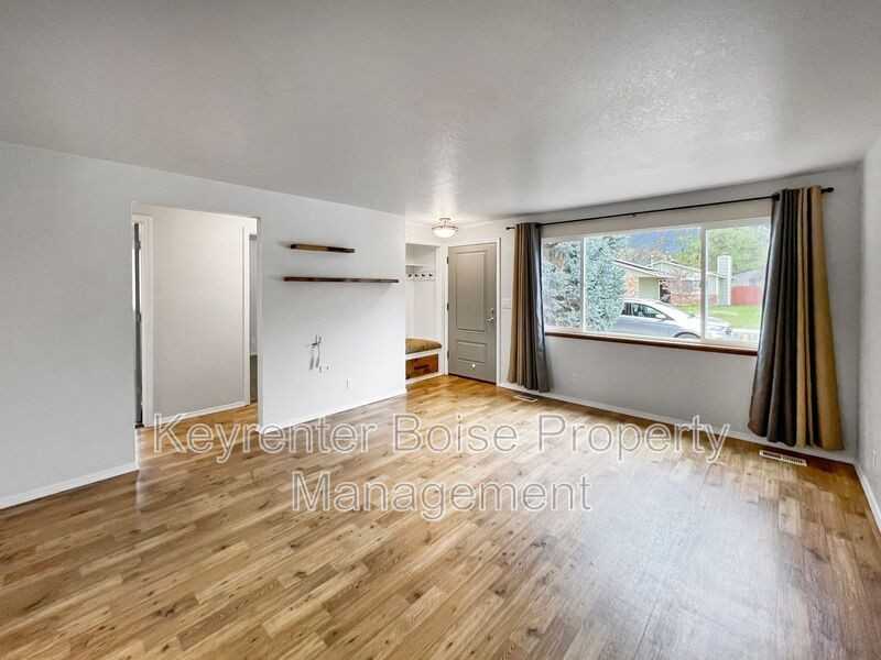 4159 N Esten Pl - Photo 2 of 19