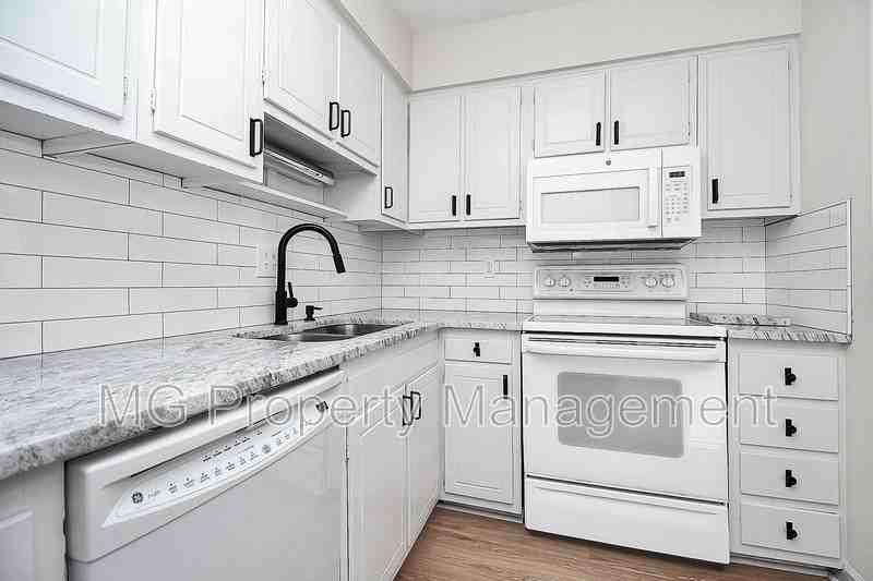 3726 Park Rd #D - Photo 4 of 30