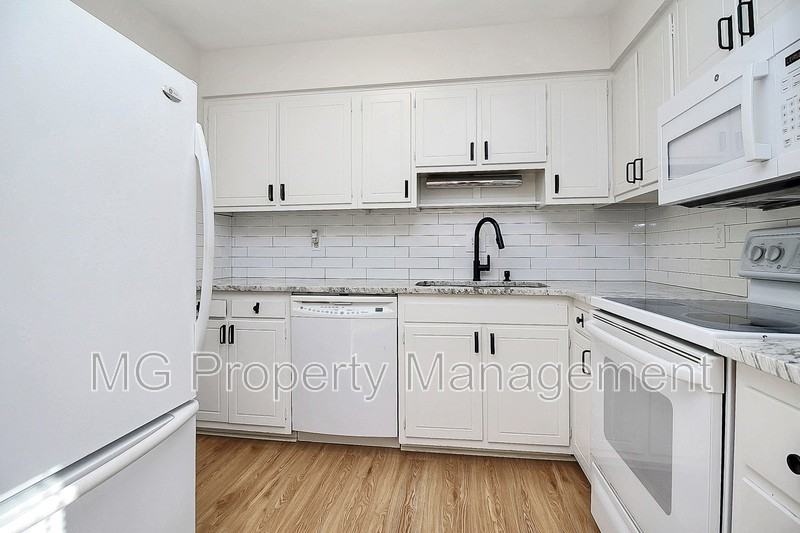 3726 Park Rd #D - Photo 7 of 30