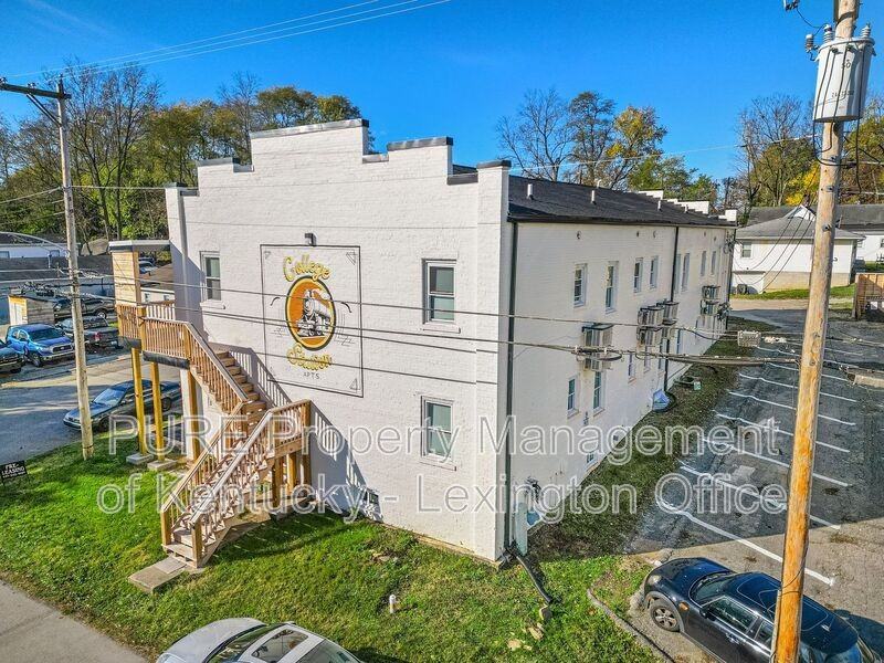 725 E College St - Photo 2 of 12