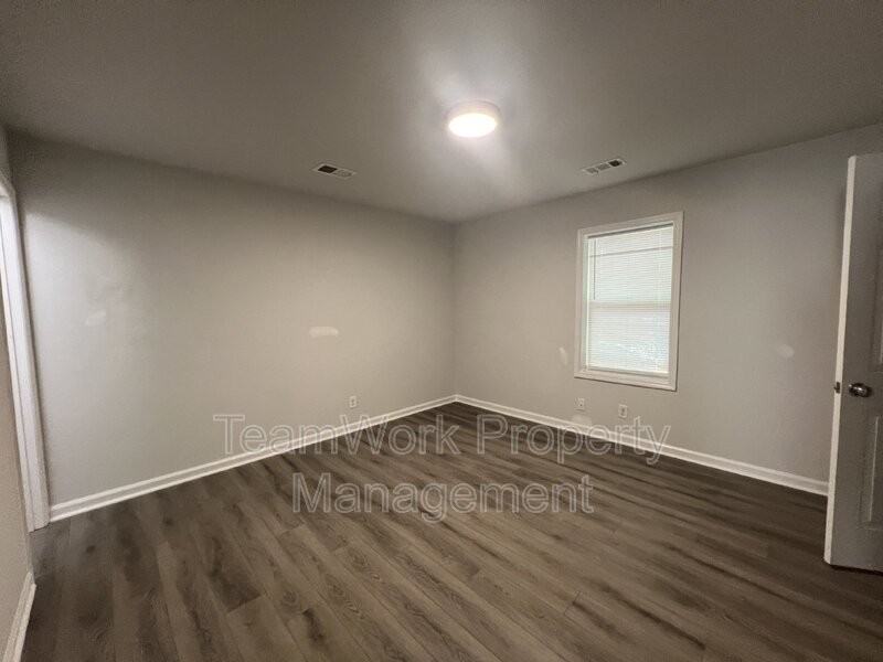 342B Dorchester Manor Blvd #B - Photo 4 of 7