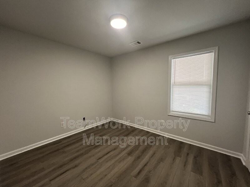 342B Dorchester Manor Blvd #B - Photo 6 of 7