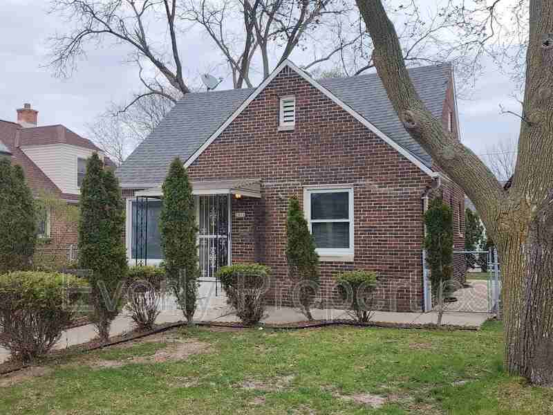 2806 N 76th St - Photo 2 of 29