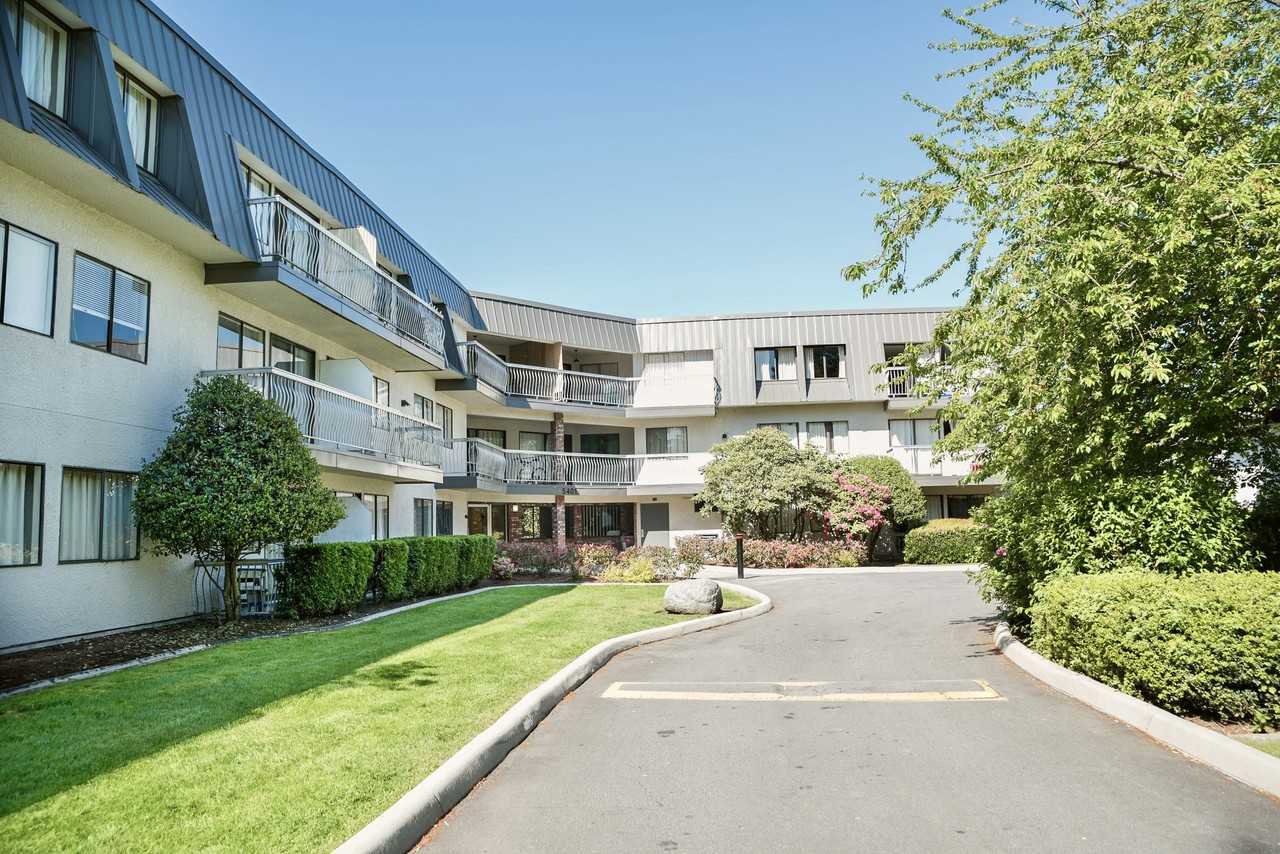 Park Terrace - Photo 3 of 5