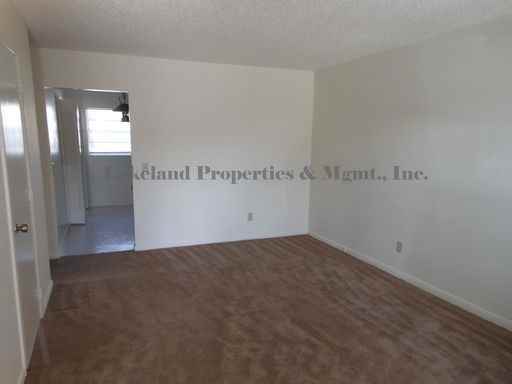 1022 W Orange St - Photo 2 of 9