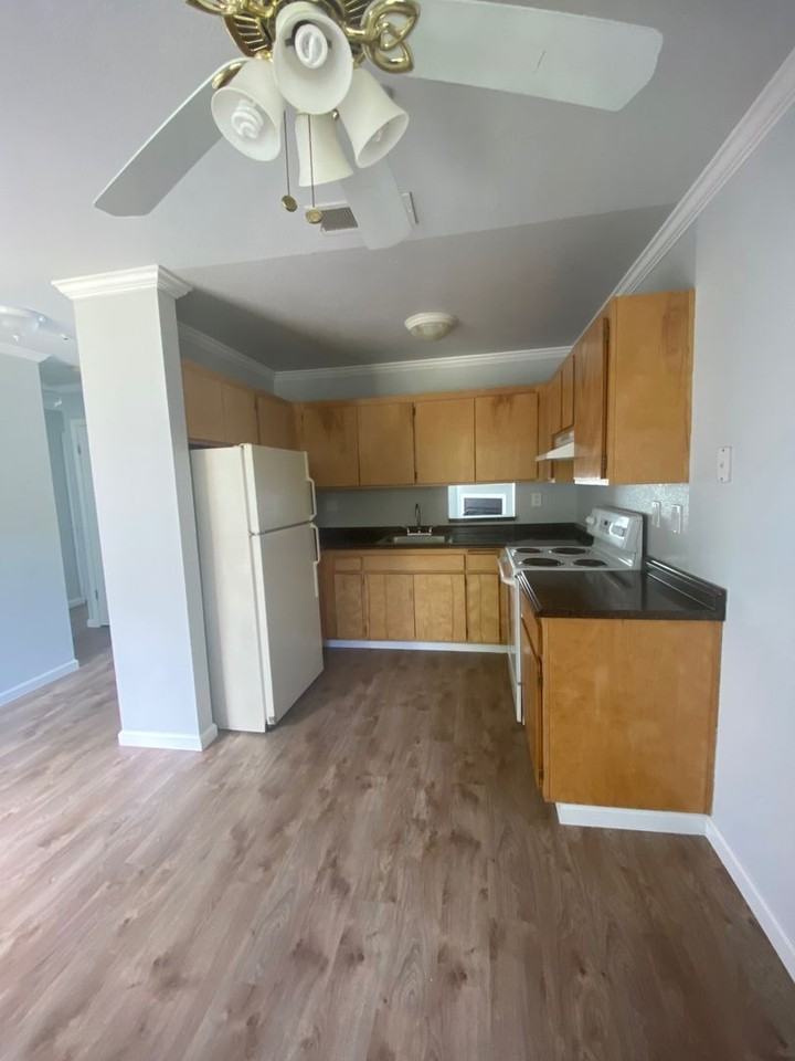 Pioneer Apartments - Photo 5 of 22