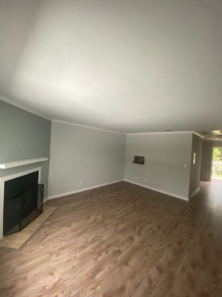 Pioneer Apartments - Photo 7 of 22