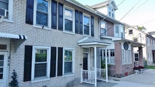 218 Main St - Photo 2 of 20