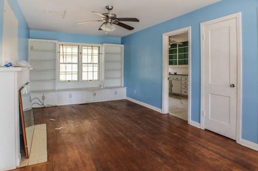 841 NE 68th St - Photo 3 of 11